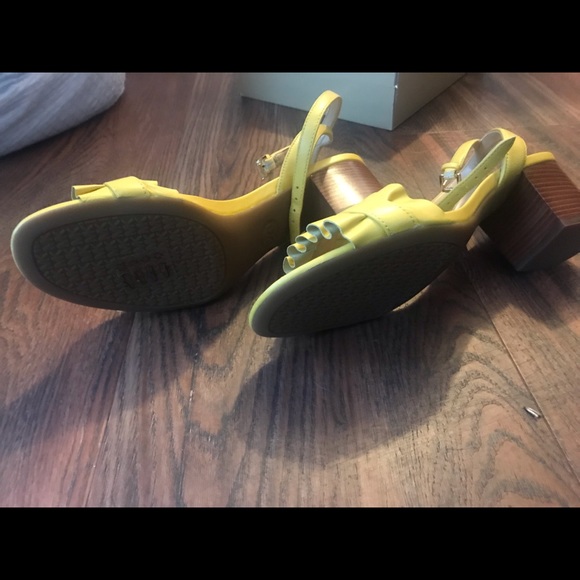 Sandals - Picture 7 of 7